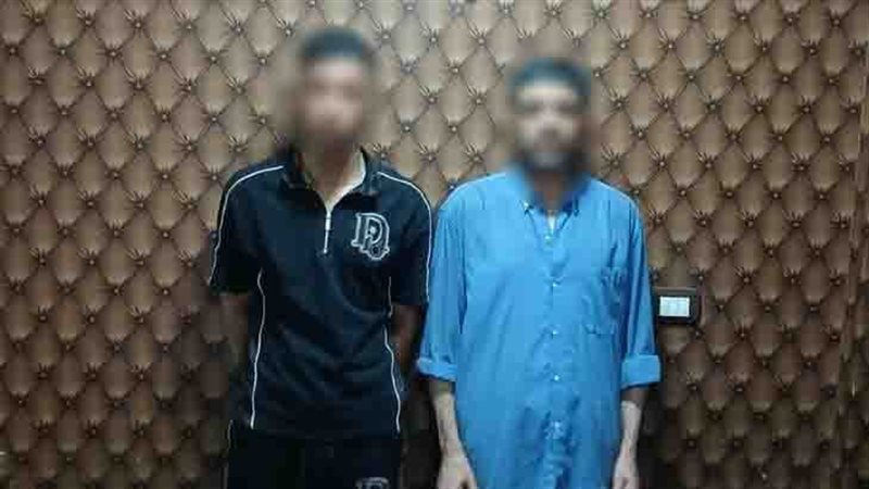 ضبط المتهمين بإدارة صفحة تروّج لبيع أسلحة بيضاء وعقاقير مجهولة المصدر بالجيزة