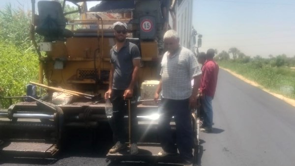 مديرية الطرق والنقل ببني سويف تواصل أعمال الرصف والتطوير في مركز ببا