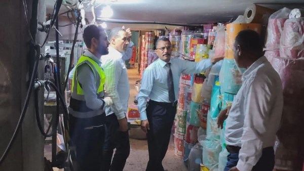 ضبط مصنع يقلد العلامات التجارية..مصادرة 4500 كرتونة سناكس و800 كيلو زيت بالمنيا