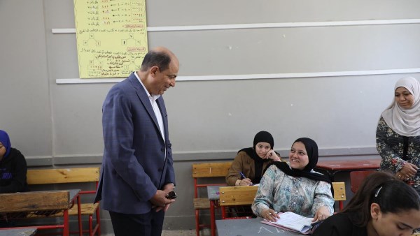 محافظ المنيا: توفير الأجواء المناسبة للطلاب ولن نسمح بأى محاولات للغش