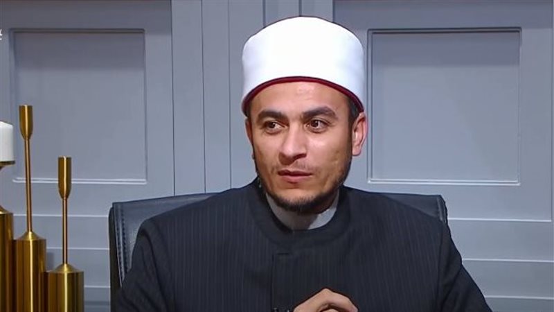 هل يتحول العمل في الخدمة العامة إلى عبادة؟ أمين الفتوى يجيب (فيديو)