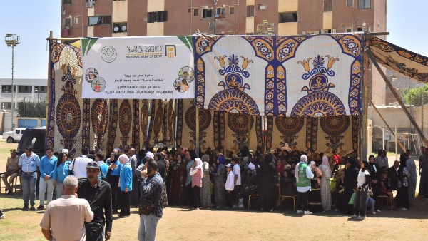 للكشف عن مسببات العمى.. محافظ أسيوط يشهد انطلاق مبادرة مصر في عيونا