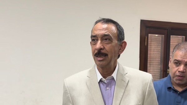 محافظ سوهاج يفاجئ مركز شباب الفراسية: عاوز المكان خلية نحل لخدمة الشباب