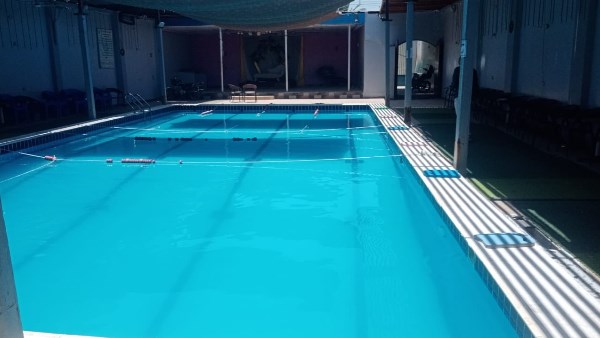 قنا.. غلق وتشميع حمام سباحة وإنذار منشآت مخالفة بنجع حمادي