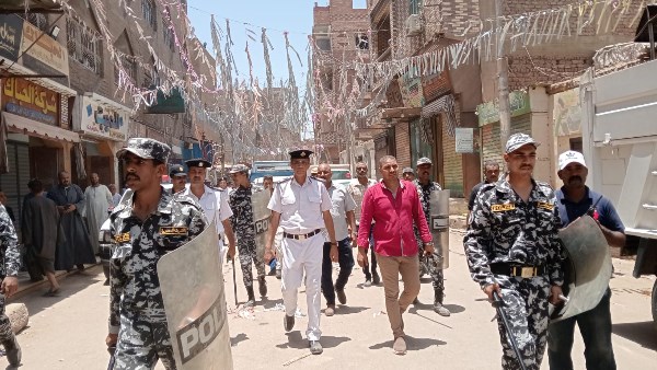 تحرير 19 محضر مخالفة خلال حملات مكبرة لضبط الإشغالات والمحال غير المرخصة بقنا