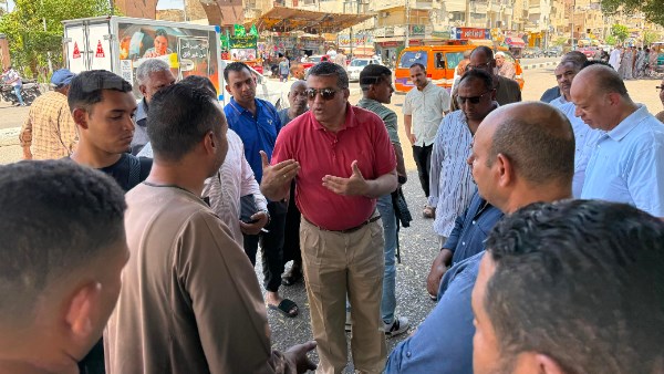 محافظ قنا يتابع حملة النظافة العامة ورفع الإشغالات بالميادين .. صور