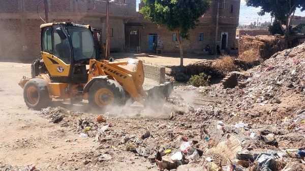 قنا.. رفع 128 طنًا من المخلفات والتراكمات بقنا ونجع حمادي