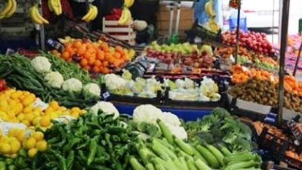 تراجع أسعار الطماطم والفلفل والليمون.. تعرف على أسعار الخضار بسوق العبور اليوم الجمعة