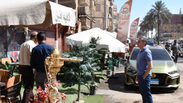 محافظ أسوان يوجه إنذارا شديد اللهجة للمخالفين بشوارع كسر الحجر وشرق البندر والطابية