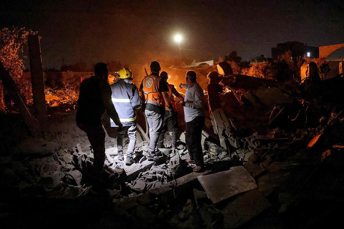 شهيد ومصابون بقصف إسرائيلي وسط قطاع غزة.. والاحتلال يواصل خروقاته للاتفاق