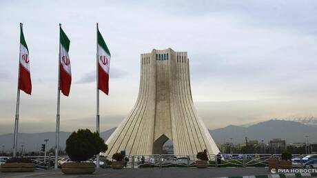 إيران تطالب واشنطن بالإفراج الفوري عن نصف أصولها المجمدة فور توقيع أي مذكرة تفاهم