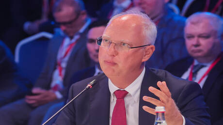 دميترييف: ويتكوف وكوشنر مطلعان على مشروع النفق المقترح بين روسيا والولايات المتحدة