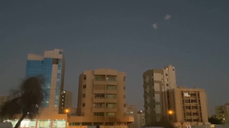 مشاهد متداولة لاعتراض أهداف جوية في أجواء الكويت