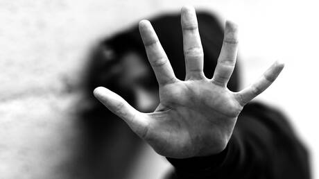 فضحية جنسية مدوية في هوليوود.. فنان شهير يواجه اتهامات بالاعتداء الجنسي على ممثل طفل