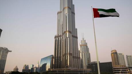 الإمارات تسلم مواطنين روسيين مطلوبين لدى الإنتربول إلى روسيا