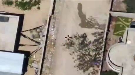 الجيش الإسرائيلي يعلن القضاء على قيادي في حزب الله في هجوم على جنوب لبنان (صور)