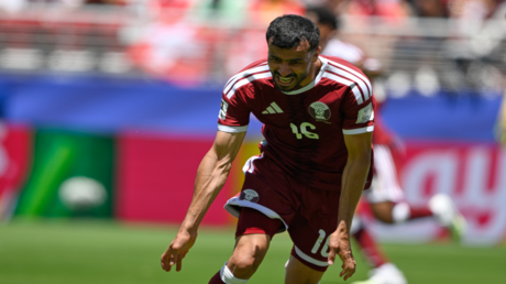 “الفيفا” يصدم نجم منتخب قطر بوعلام خوخي ويحرمه من هدف تاريخي في مرمى سويسرا