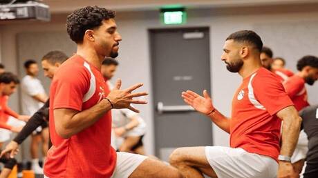 فيديو من داخل غرفة ملابس منتخب مصر يظهر عادة تمارس قبل كل مباراة