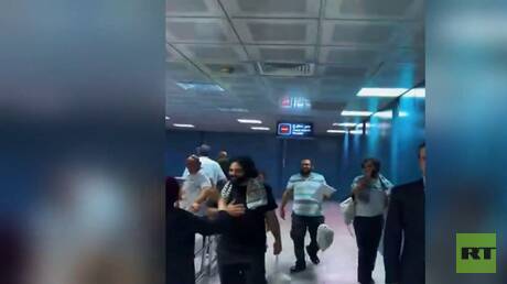 وصول 4 من نشطاء “أسطول الصمود” إلى مطار تونس قرطاج الدولي بعد شهر من الاحتجاز الإسرائيلي