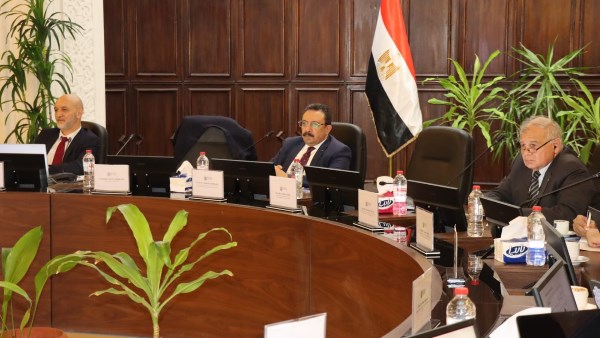 جامعة الإسكندرية تبحث تحويل مخرجات البحث العلمي إلى تطبيقات عملية بخبرات فرنسية