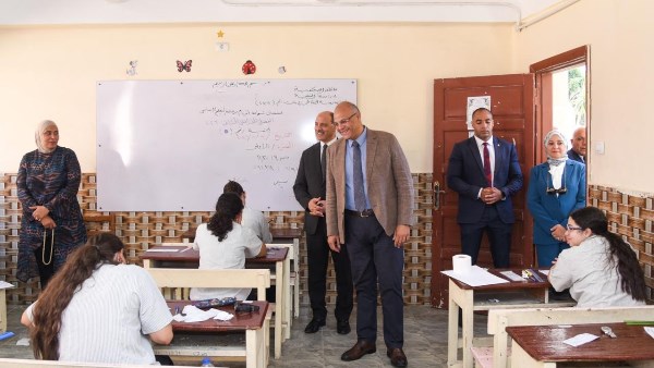 في امتحانات الإعدادية.. محافظ الإسكندرية يوقف مُعلميْن ثلاثة أشهر