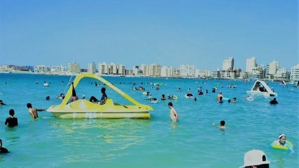 خلال الصيف.. محافظ مطروح يحظر سير التوك توك والتروسيكل في شارع الإسكندرية والكورنيش
