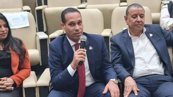 النائب سيد عبد الجليل يشارك في اجتماع المجلس التنفيذي لإدارة رضاء المنتفعين بالرعاية الصحية بالإسماعيلية