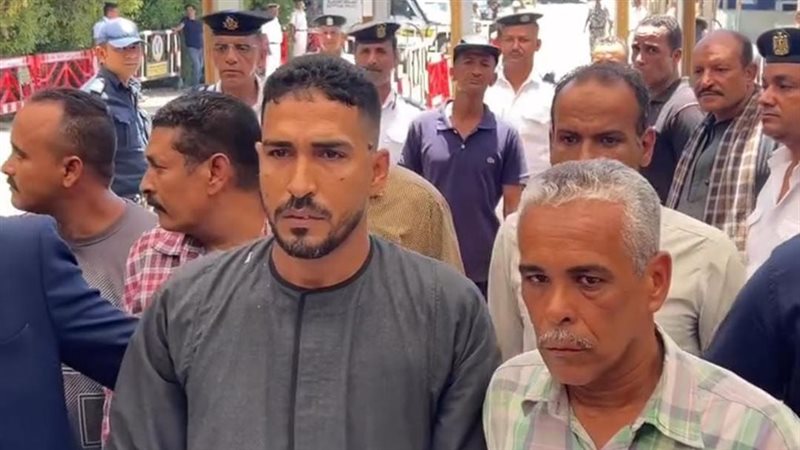 الكفن ينهي خصومة ثأرية بين عائلتين في قنا (صور)