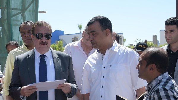 محافظ بورسعيد يتفقد أعمال تطوير ورفع كفاءة قرية جنة النورس السياحية