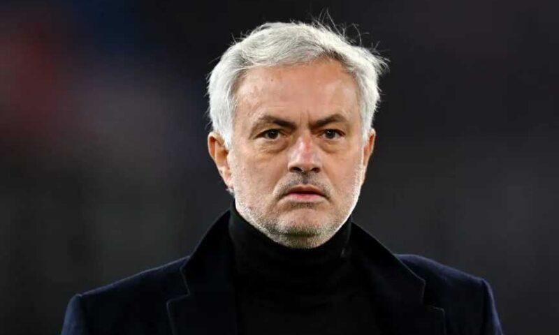 ريال مدريد يحسم مستقبل مدافع الفريق بقرار من جوزيه مورينيو
