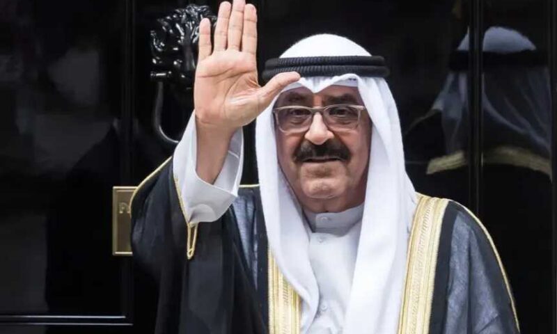 امير دولة الكويت يجرى اتصالاً هاتفياً بأمير دولة قطر