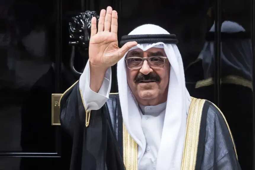 امير دولة الكويت يجرى اتصالاً هاتفياً بأمير دولة قطر