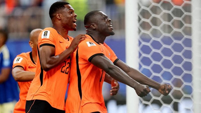 كأس العالم، جاكبو يسجل هدفي هولندا الثالث والرابع أمام السويد