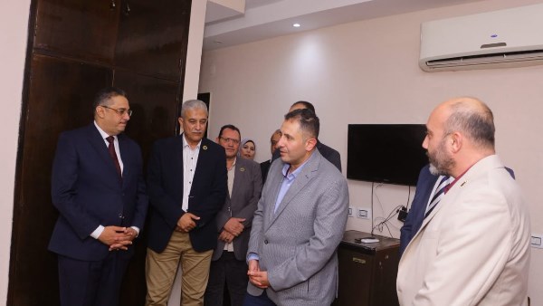 محافظ دمياط يلتقى مع مجلس نقابة المهندسين