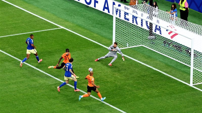 هولندا تكتسح السويد 5-1 في كأس العالم