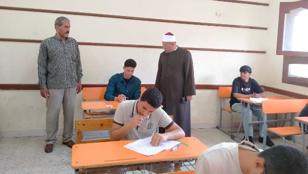 رئيس منطقة القليوبية الأزهرية: أهمية الالتزام الكامل بالتعليمات المنظمة للامتحانات