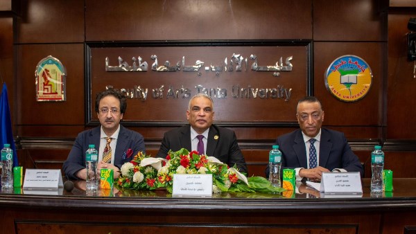 جامعة طنطا تسجل إنجازاً علمياً بالمشاركة في بحث دولي لإعادة صياغة مفاهيم تطور ملكات النحل