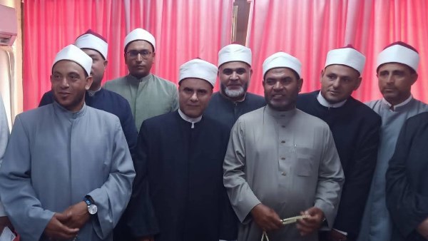 لتعزيز الانضباط الإداري.. وكيل أوقاف كفر الشيخ يجتمع بالمفتشين الجدد