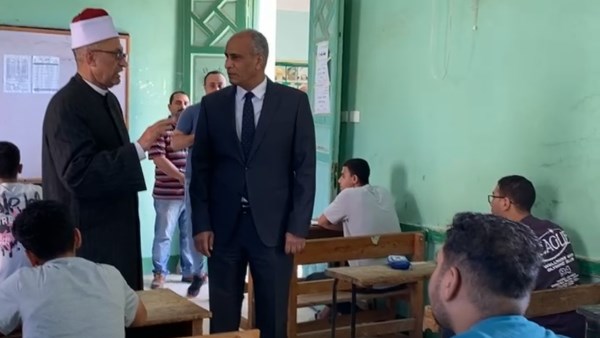 محافظ كفر الشيخ يتفقد امتحانات الشهادة الثانوية الأزهرية.. صور