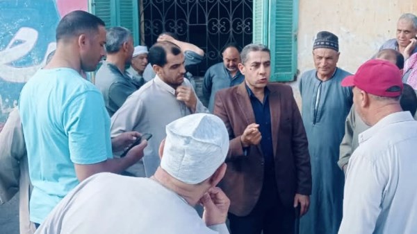 خلال جولة مفاجئة.. وكيل زراعة كفر الشيخ يتابع منظومة صرف الأسمدة| صور