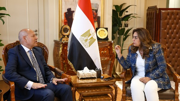 منال عوض تتابع مع محافظ القاهرة ملفات النظافة والبناء المخالف وتطوير سوق العتبة ومصر الجديدة
