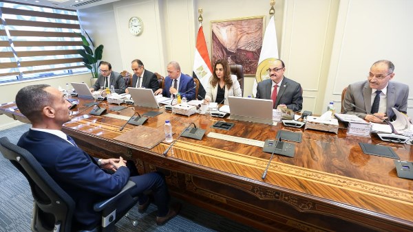 وزيرة التنمية المحلية والبيئة تترأس لجنة الوظائف القيادية.. الإعلان عن 23 وظيفة