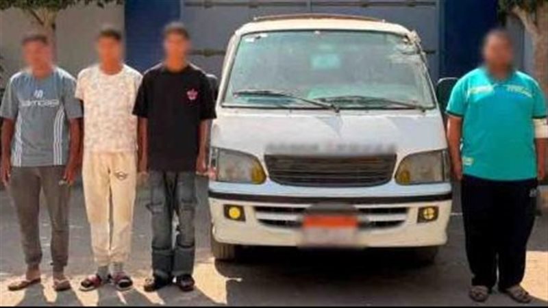 بسبب الخلاف على الأجرة، مشاجرة بين سائق ميكروباص وشقيقين في بني سويف