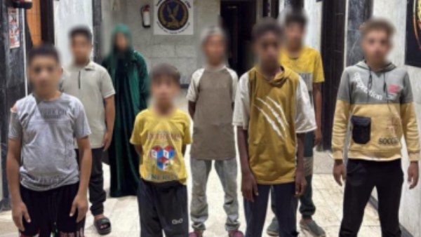 عصابة التسول.. القبض على 6 رجال و4 سيدات يستغلون 12 صغيرا بالجيزة