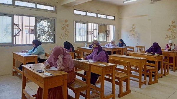 غدا.. طلاب الثانوية الأزهرية يؤدون امتحان مادة النحو للقسم الأدبي