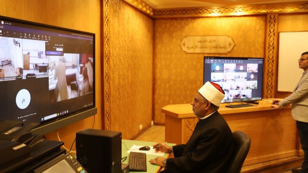 انتظام كامل.. غرفة عمليات المعاهد الأزهرية تتابع امتحان النحو للقسم العلمي