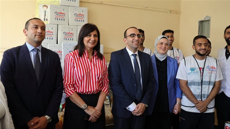 نائب محافظ الإسماعيلية ورئيس الأمانة الفنية للتحالف الوطني يشهدان انطلاق قافلة “إيد واحدة” بقرية الحجاز