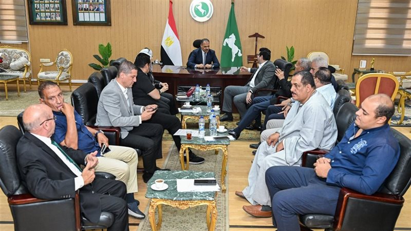 محافظ الشرقية يبحث مع أعضاء مجلسي النواب والشيوخ مستوى الخدمات المقدمة للمواطنين