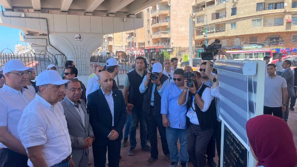 مدبولي يتفقد محور محمد نجيب ويفتتح توسعة كورنيش إسكندرية