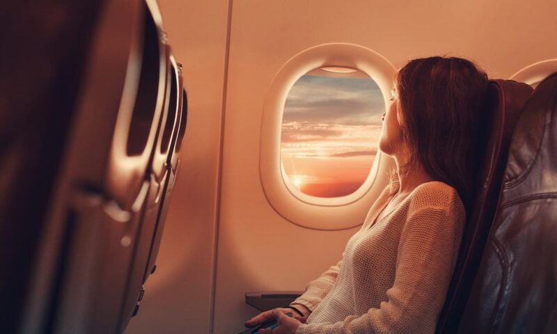 السفر جواً يؤذي البشرة.. والحل في خطوات بسيطة